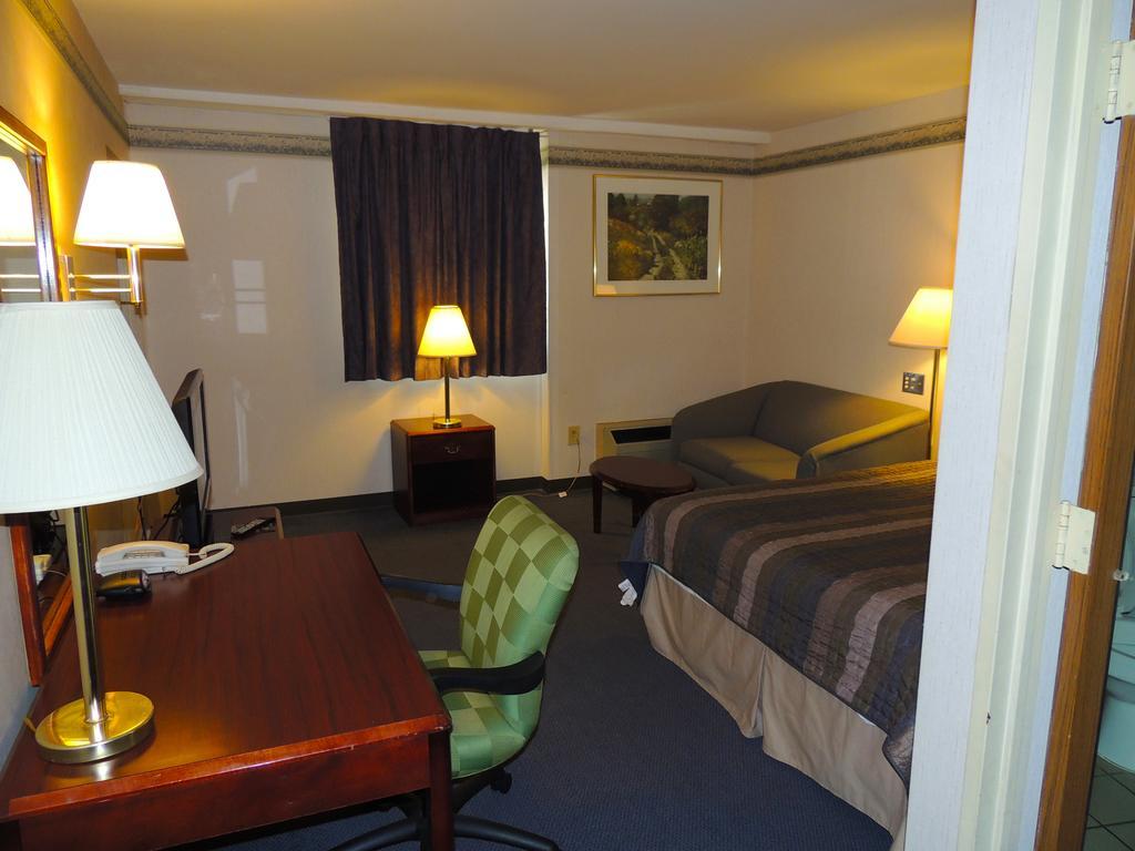 Budget Host Inn & Suites Fertility Camera foto