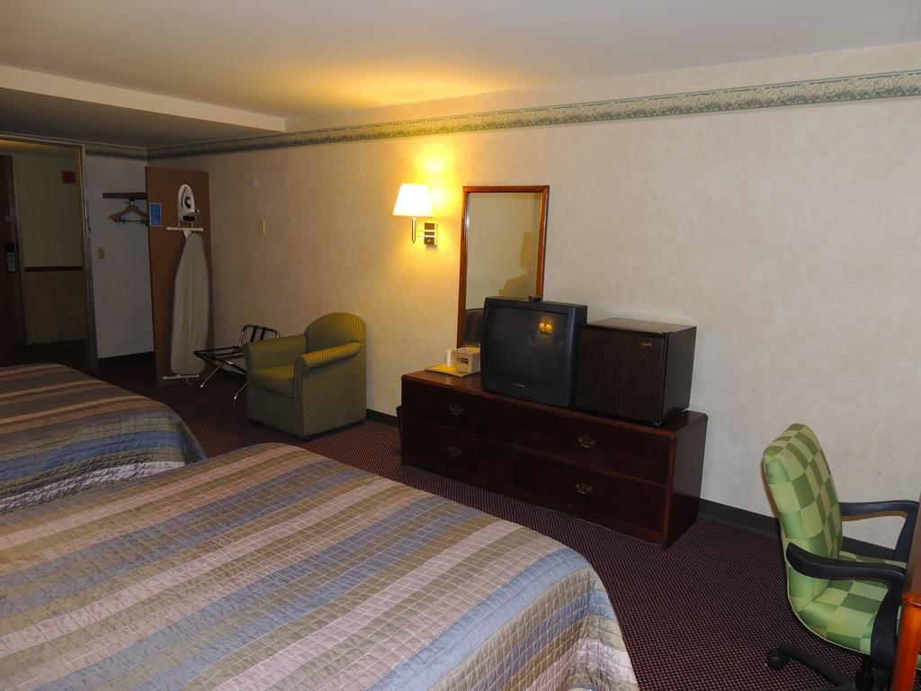 Budget Host Inn & Suites Fertility Camera foto