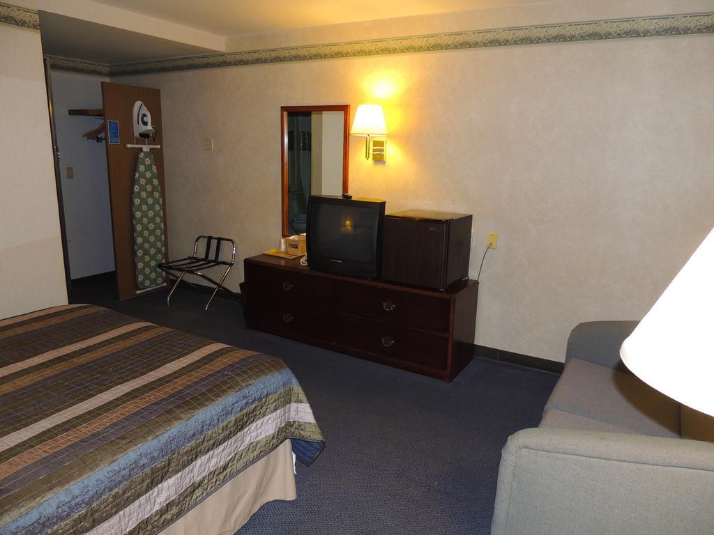 Budget Host Inn & Suites Fertility Camera foto