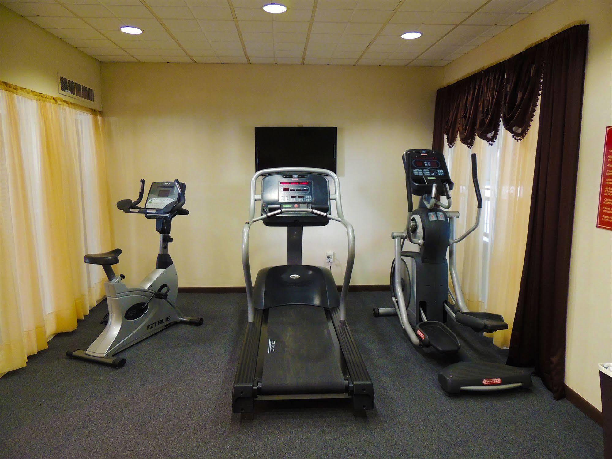 Budget Host Inn & Suites Fertility Esterno foto